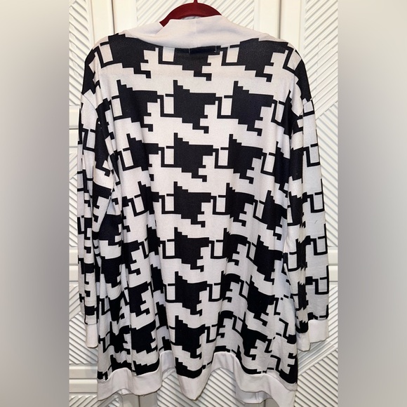 Houndstooth Cardigan - Picture 2 of 4